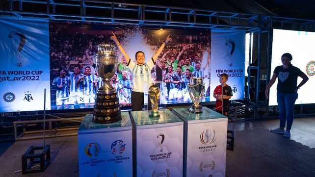 Las Copas obtenidas por la selección que estarán en La Fluvial este viernes y sábado.