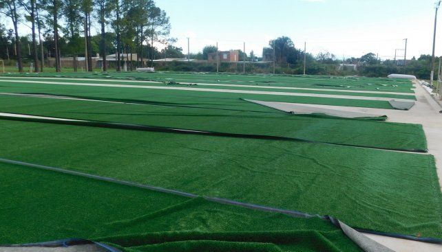 El sueño de la cancha de césped sintético en Universitario está cada vez más cerca. El sueño de la cancha de césped sintético en Universitario está cada vez más cerca.