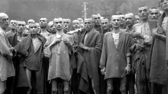 Facebook pidió perdón por censurar una foto que mostraba a víctimas del Holocausto sin ropa