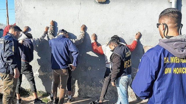 Hermanos que mataron a la cárcel por incumplir domiciliaria