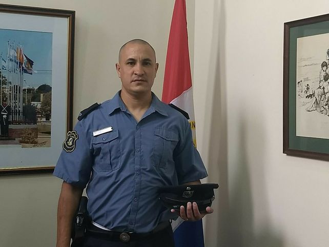William Adrián Páez es el oficial que salvó la vida de la pequeña.