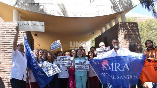 Abrazo simbólico hospital Orlando Alassia. Amra hará nuevas medidas de fuerza 