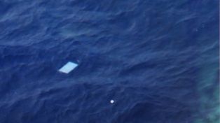 Sigue el misterio: ninguno de los objetos hallados es del avión desaparecido