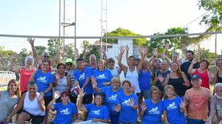 La práctica del newcon despertó un inusitado interés en los predios municipales y ya son muchos adultos quienes lo practican.
