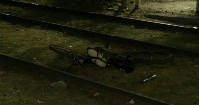 Un ciclista fue arrollado por un tren en Empalme y perdió ambas piernas