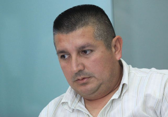 Un policía condenado por golpear a un joven