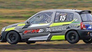 Santiago Tambucci fue el más rápidos este viernes en la Clase 3 del Turismo Pista.
