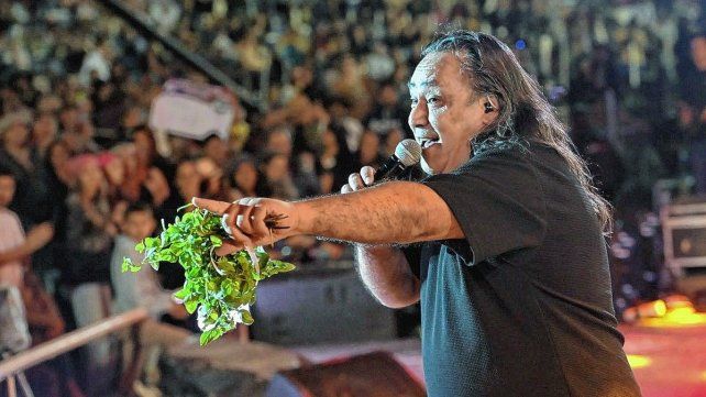 Sergio Galleguillo se presentó el sábado ante una multitud en Diamante.