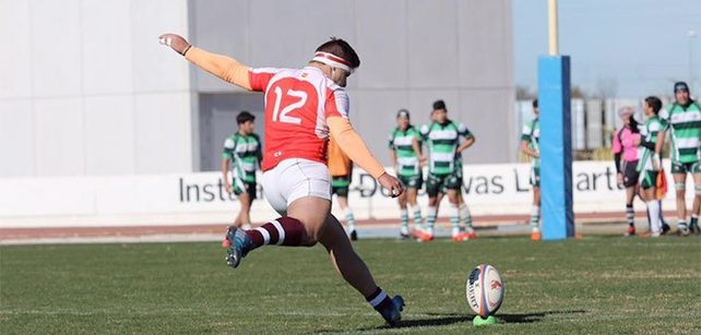 Cómo influye la forma del balón de rugby en la distancia y la precisión de los golpes con el pie