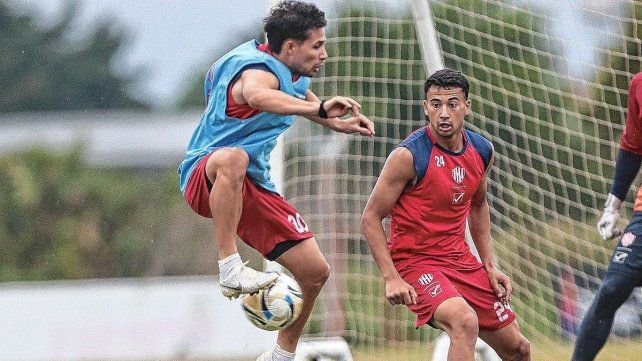 Entre la lluvia y decisiones, Madelón piensa en los 11 de Unión para recibir a Aldosivi