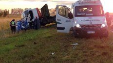 cuatro muertos y una persona herida grave al chocar un auto y un camion cuatro muertos y una persona herida grave al chocar un auto y un camion