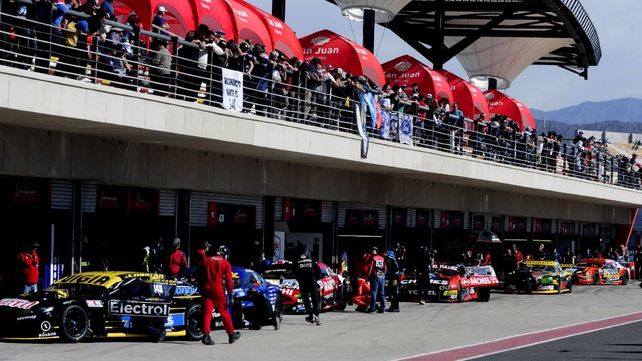 El Desafío de las Estrellas tendrá parada obligatoria en boxes para recarga de combustible. El Turismo Carretera se prepara para un gran espectáculo en San Juan Villicum.