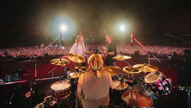 Airbag llenó River por tercera vez en el año y tuvo a Ricardo Mollo como invitado de lujo