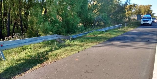 Derrapó y chocó el guardarraíl