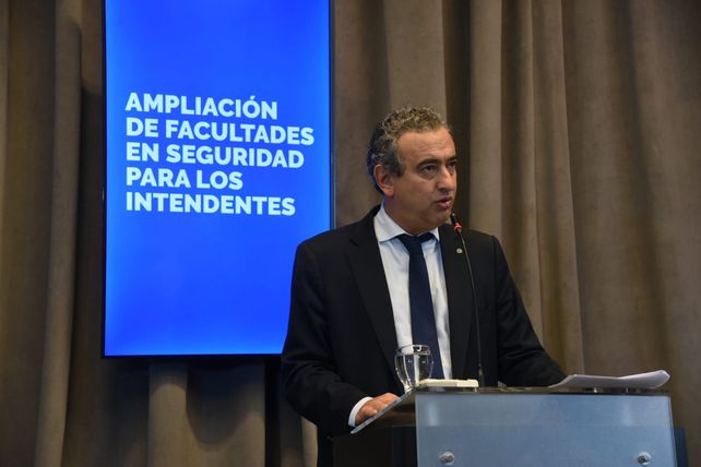 El intendente Pablo Javkin se mostró enfático y con muecas de hartazgo ante las indefiniciones del gobierno nacional respecto a la llegada de gendarmes.