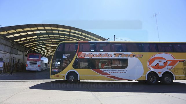 Frente a Flecha Bus protestaron por el despido de 37 trabajadores