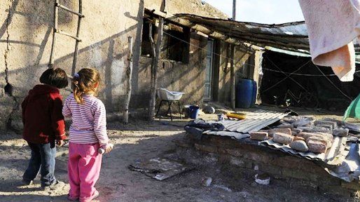 Según Unicef, la pobreza infantil bajó en Argentina al 42,3% en 2025