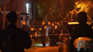 Una mujer fue asesinada en la puerta de su casa en barrio Ludueña