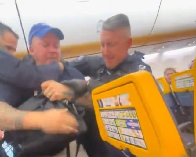 Incidentes con pasajeros borrachos obligaron a desviar un vuelo de Ryanair