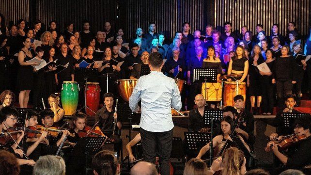 La novedosa y fresca interpretación de una de las obras cumbre de Ariel Ramírez reunió a 70 coreutas y 35 instrumentistas.