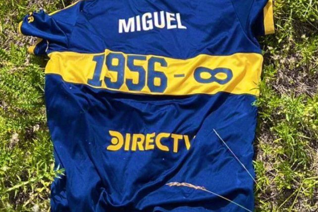 La camiseta de Boca por el homenaje a Miguel Ángel Russo cayó en un remoto pueblo uruguayo