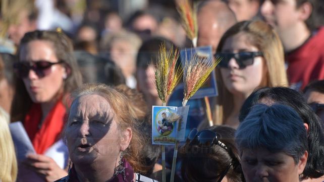 Una multitud veneró a San Cayetano
