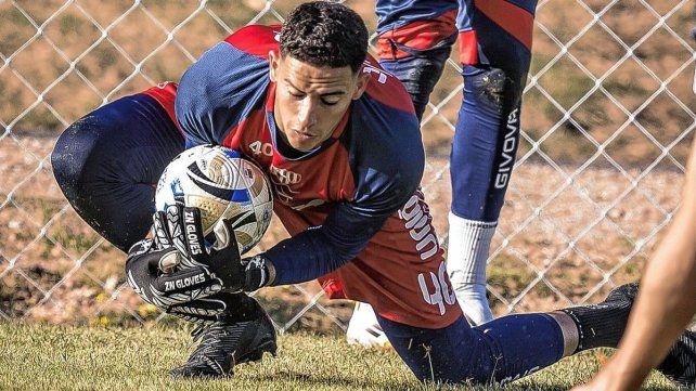 Lucas Meuli analizaría salir de Unión en busca de continuidad al ser tercer arquero