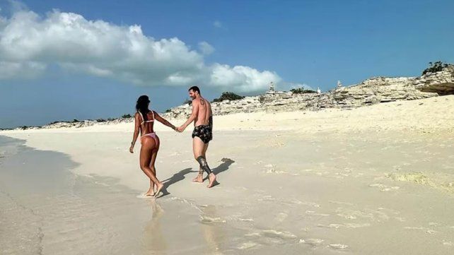 Antonella Roccuzzo difundió fotos de las vacaciones junto a Lionel Messi y su familia en una playa paradisíaca en Bahamas