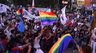 Más de 2.000 personas trans esperan su DNI