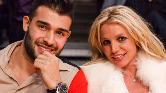 Britney Spears con su actual pareja y futuro padre de su hijo