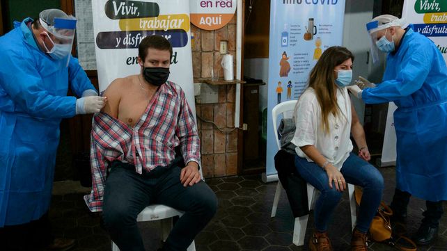 Uruguay abrió la inscripción para aplicar una tercera dosis de vacuna contra el coronavirus
