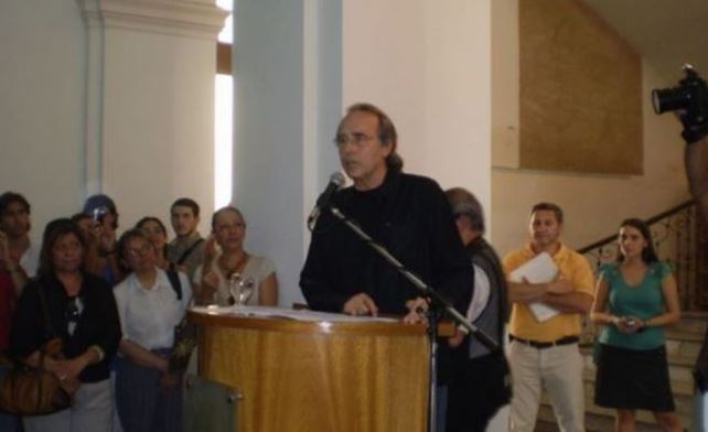 Serrat recibirá el título de Doctor Honoris Causa de la UNR en la Facultad de Humanidades