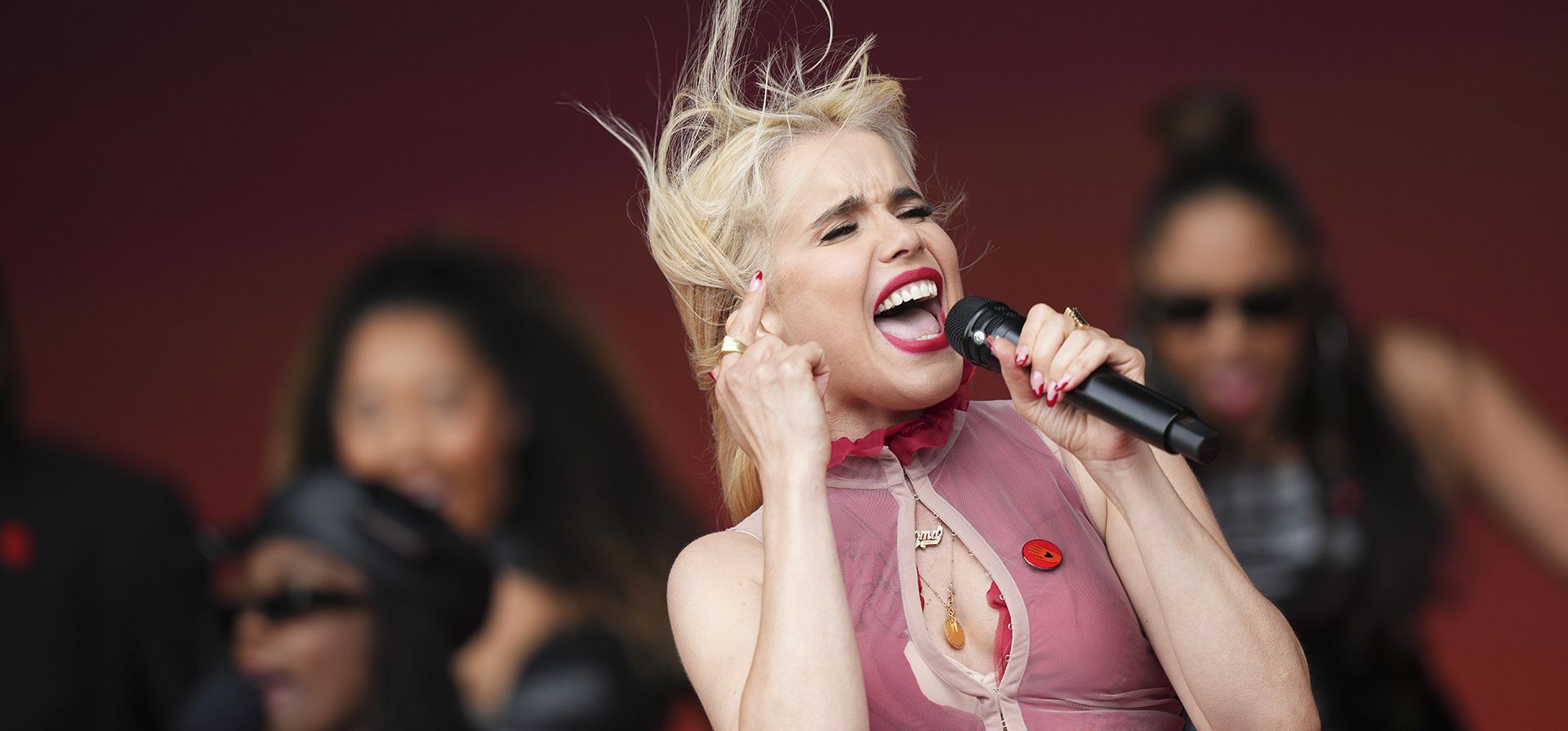 Paloma Faith actúa durante el Festival de Glastonbury en Worthy Farm, Somerset, Inglaterra, el domingo 30 de junio de 2024. (Scott A Garfitt/Invision/AP)