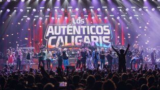 Los Auténticos Decadentes y Los Caligaris hicieron historia en Córdoba con La Fórmula Perfecta