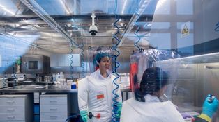 El virus se escapó del laboratorio de Wuhan, dijo un fundador de Moderna