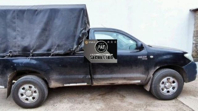 Además del vehículo, se secuestró un revólver Magnum calibre 22, municiones y dinero.