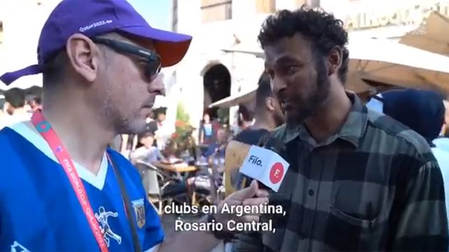 Tariq Anwar dijo ser hincha de Central y admira al Trinche Carlovich. Dio dio una clase magistral sobre fútbol argentino.
