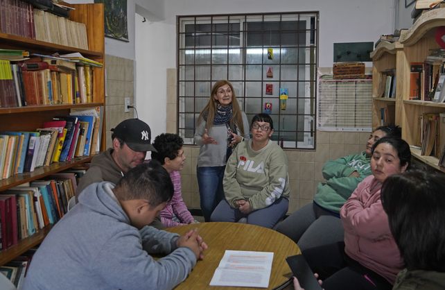 La Biblioteca Raúl Astorga une lazos con el Centro Abriendo Caminos.