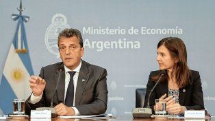 Massa y Raverta anunciaron dos bonos de $47.000 destinado a trabajadores informales.&nbsp;
