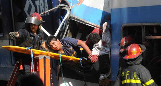 El trabajo de los bomberos fue tremendo y angustiante