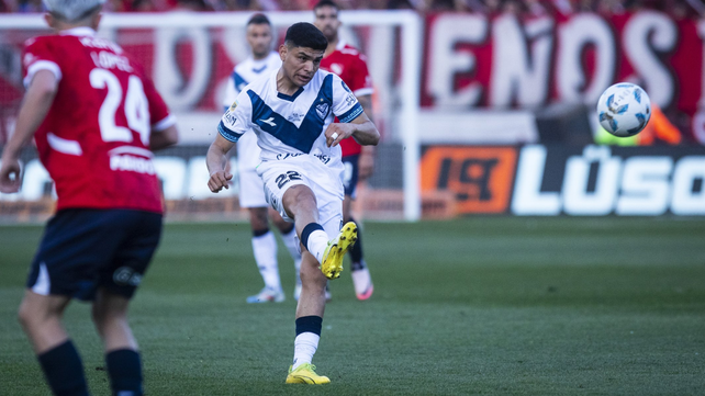 Claudio Aquino es una de las figuras de este Vélez puntero del campeonato.