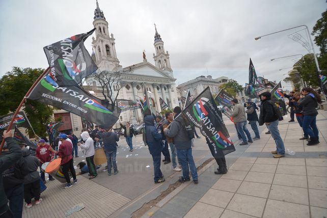 Trabajadores de televisión se movilizaron por un 42% de aumento