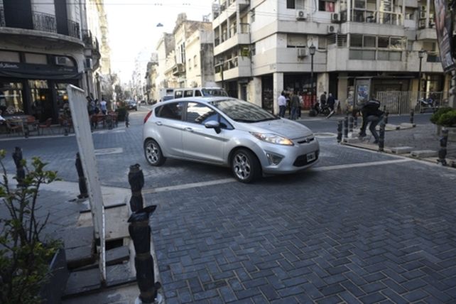 esquina tradicional. Con nuevos adoquines de hormigón.