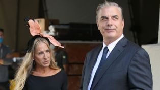 Sarah Jessica Parker y Chris Noth en uno de los capítulos de Sex and the City.