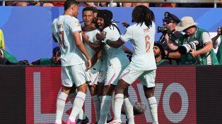 Los jugadores de Francia celebran tras el golazo de Mbappé. El Mundial tiene su primer semifinalista.