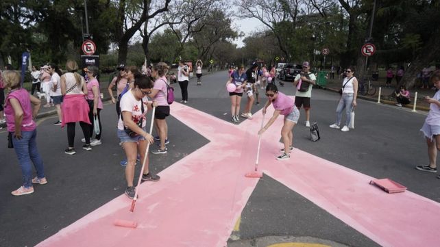 Postales de la caminata rosa para concientizar sobre el cáncer de mama