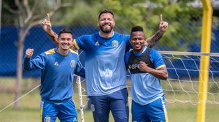 Lovera, Broun y Campaz en una práctica de Central. El plantel seguirá trabajando unos días más antes de irse de vacaciones.&nbsp;