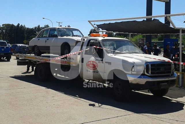 En un 504. Los traficantes buscaron despistar los operativos de control al contratar una grúa.&nbsp;