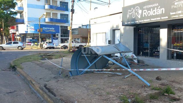 Una mujer perdió el control de su vehículo en avenida Facundo Zuviría y Diagonal Goyena