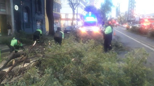 La tormenta se produjo minutos antes de las 3 de este miércoles.